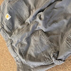 Woman’s carhartt pants . NAVY